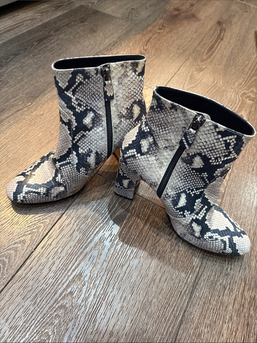 Stuart Weitzman Size 9 Heel Boots
